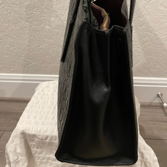 Coach bag great condition. 🚫🚫🚫trades. - Picture 2 of 12